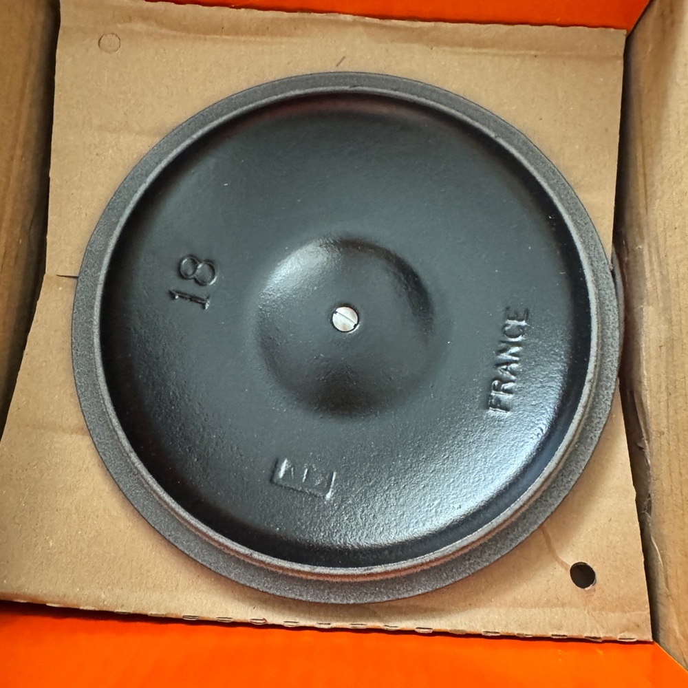 NIB Le Creuset | Rice Pot + Stoneware Inner Lid Cerise - Picture 9 of 11